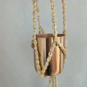 Set  of 2 shell hangers for plant pots